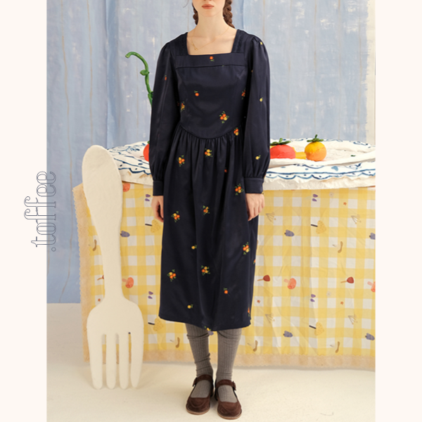 スクエアネック小花柄ワンピース　Z00580