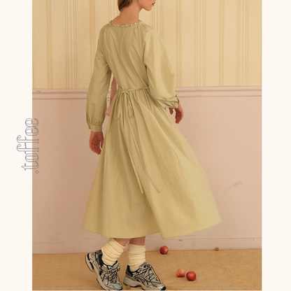 ギャザー入りAラインロングワンピース　《Z00752》