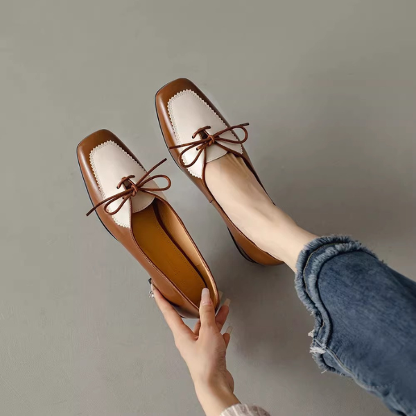 バイカラーのクラシックローカットシューズ《Z01347》