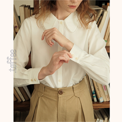 【2color】レースディテール丸襟ブラウス　《Z00747》