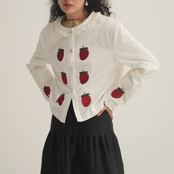 ストロベリープリントホワイトブラウス　Z00448