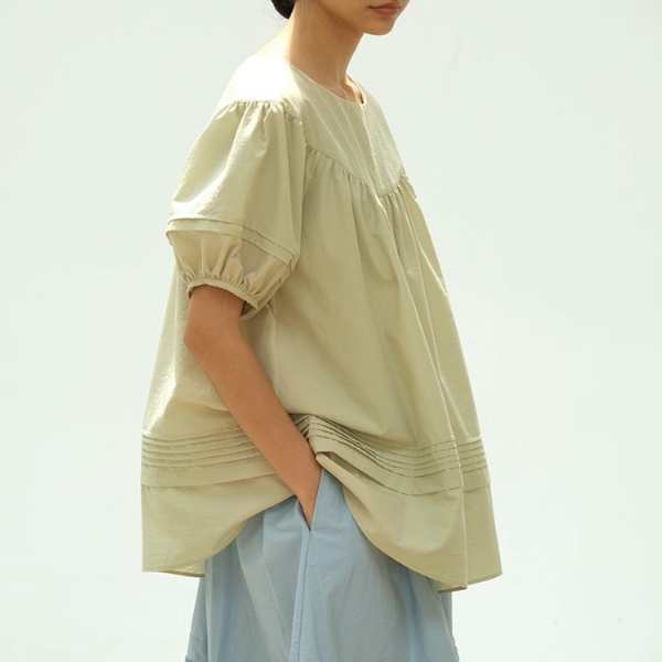 パフスリーブプリーツブラウス《Z01091》