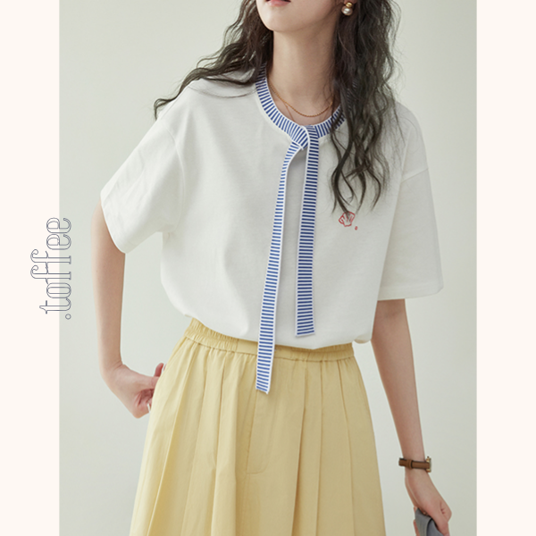 ブルーストライプタイ付きドロップショルダートップ　Z00462