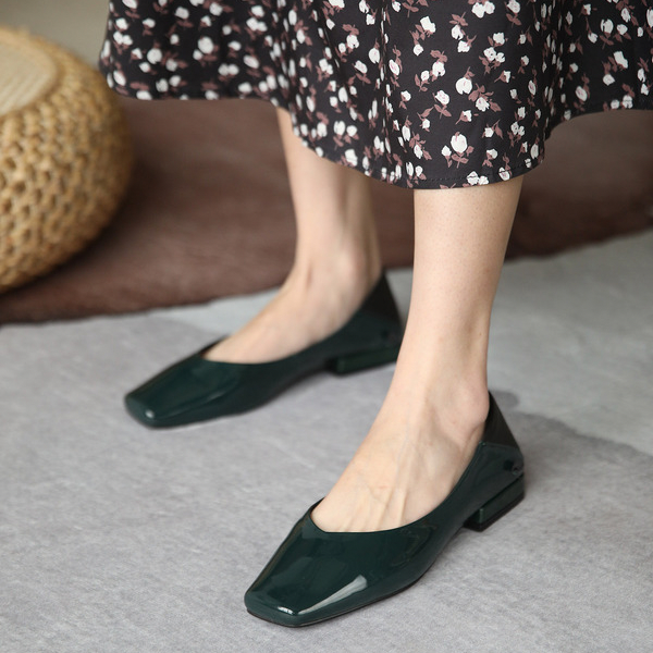 【2color】パテントレザーチェーンローヒールパンプス X-370