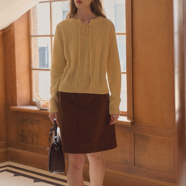 陽だまりとレースアップのプルオーバーニット《Z01162》