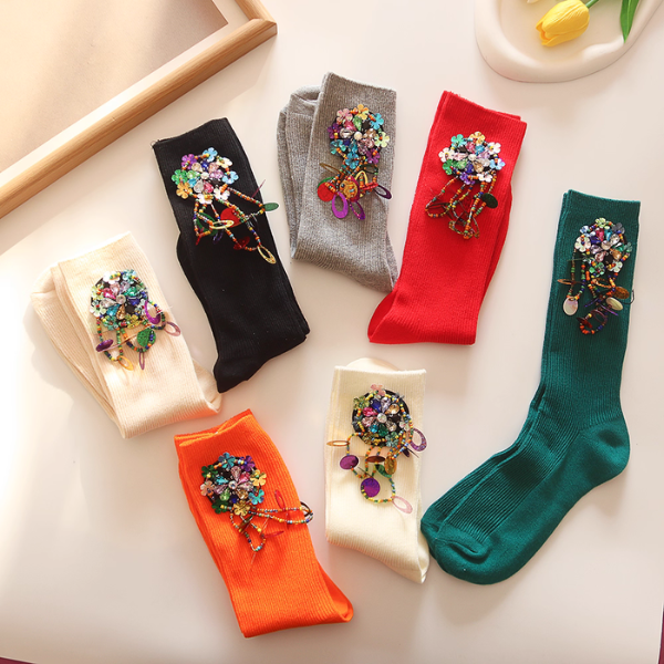 ビジュー刺繍が華やぐ5色ソックスセット《Z01118》