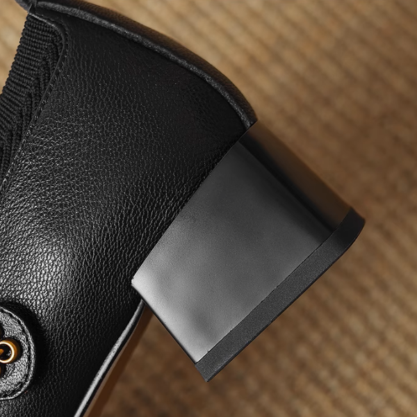 【2color】ツイストと煌めきを纏うチャンキーヒールブーツ《Z01180》