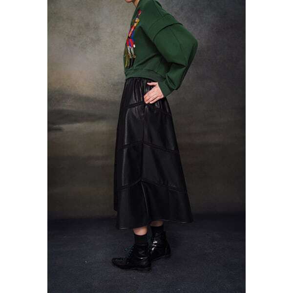 フェイクレザーエスカルゴスカート C0110