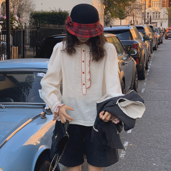 【2color】午後の針音と記憶の刺繍ブラウス《Z01158》