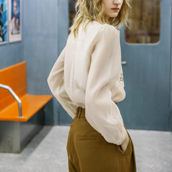 詩集入りリボンタイのクラシックシャツ《Z01095》