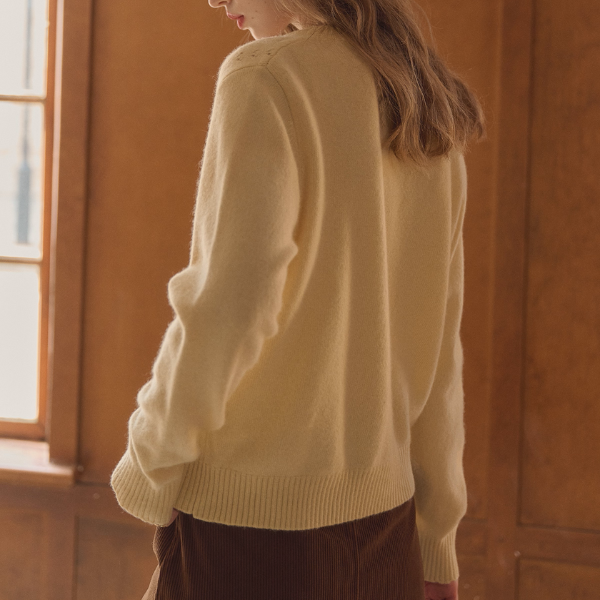 陽だまりとレースアップのプルオーバーニット《Z01162》