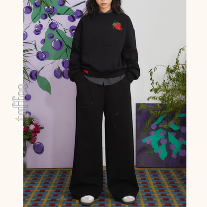 ストロベリー刺繍ブラックスウェットパンツ　《Z00698》