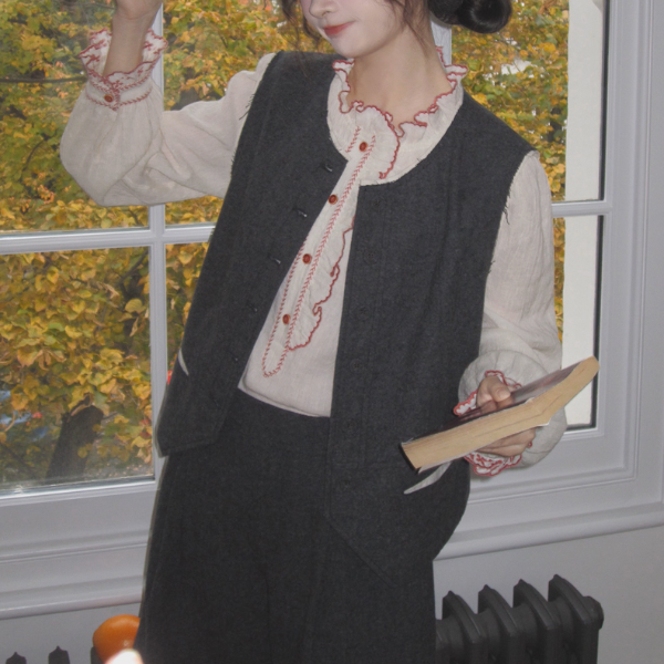 【2color】午後の針音と記憶の刺繍ブラウス《Z01158》