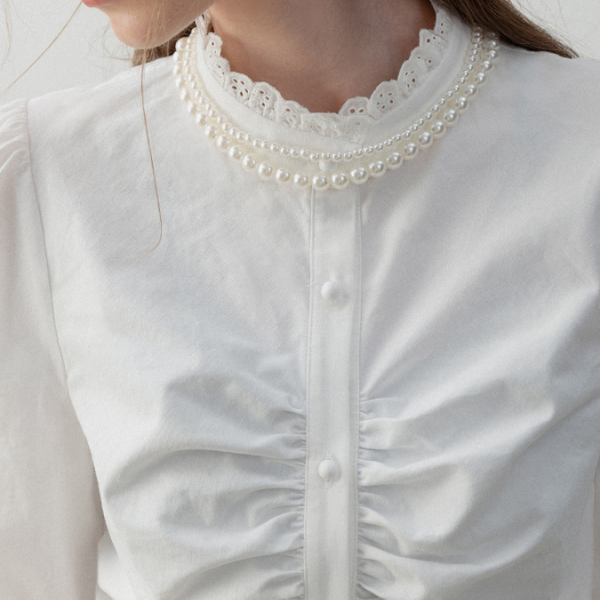 パール＆レースネックシャーリングロングスリーブシャツ　《Z00721》