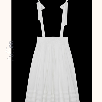 花刺繍ホワイトサスペンダースカート《Z01053》