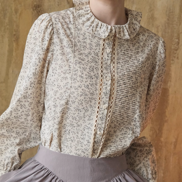 小花柄とフリル襟のクラシカルブラウス《Z01085》