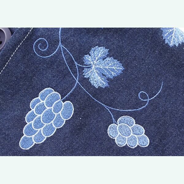 アートワークが映える：レトロ感溢れる刺繍デニムジャケット 《C0208》