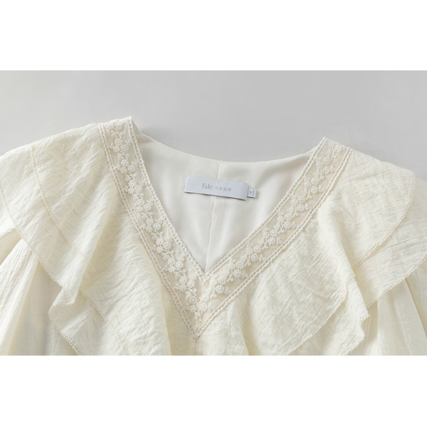 【２COLOR】フロントフリルVネックワンピース Z00093