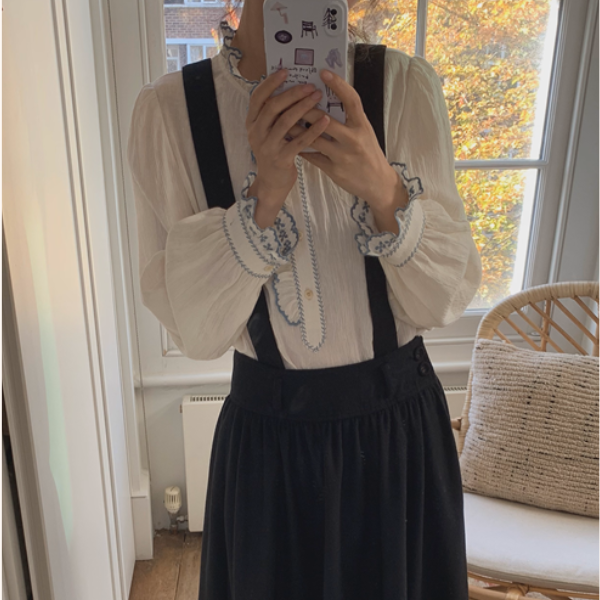 【2color】午後の針音と記憶の刺繍ブラウス《Z01158》