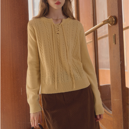 陽だまりとレースアップのプルオーバーニット《Z01162》