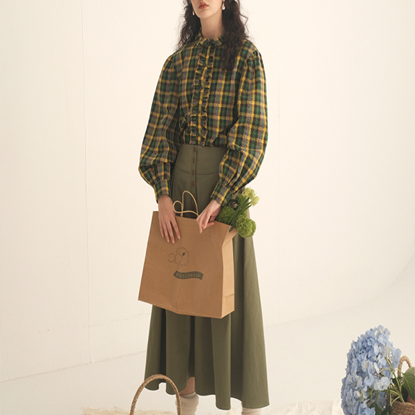 パフスリーブチェック柄ブラウス　Z00451