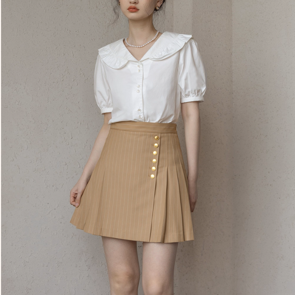 フリル襟が揺れるホワイトブラウス《Z01083》