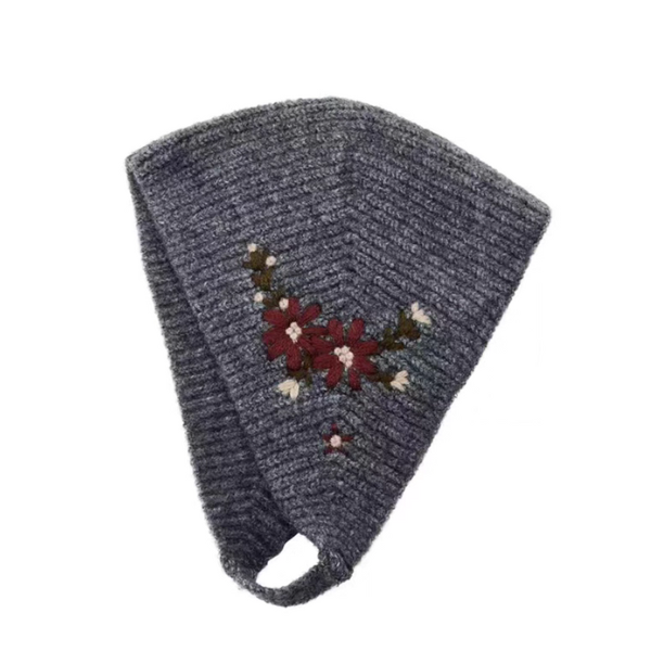 【2color】赤い花刺繍が映える＊三角フィットニット帽《Z01197》