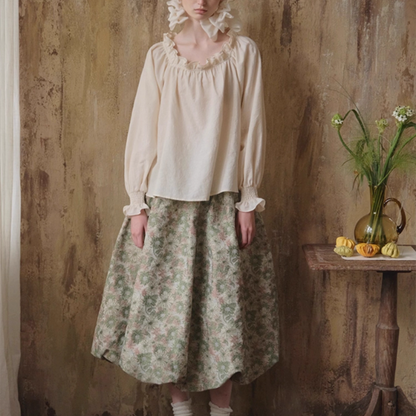 フリルネックのクラシカルブラウス《Z01113》