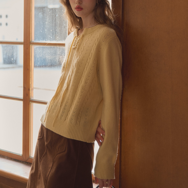 陽だまりとレースアップのプルオーバーニット《Z01162》