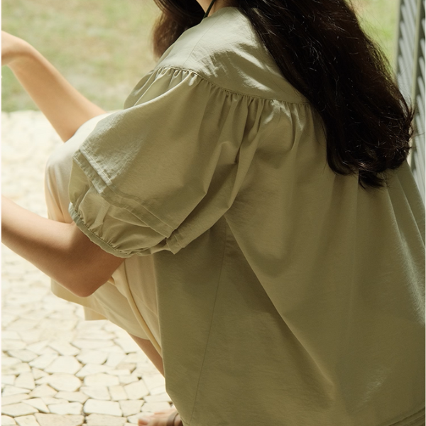 パフスリーブプリーツブラウス《Z01091》