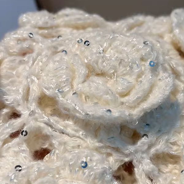 【4color】花モチーフが咲く＊かぎ針編みスパンコールニット帽《Z01194》