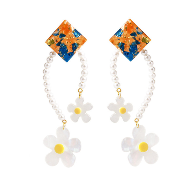 【3pattern3color】パールが巡る＊スクエア×フラワー揺れイヤーアクセ《Z01191》