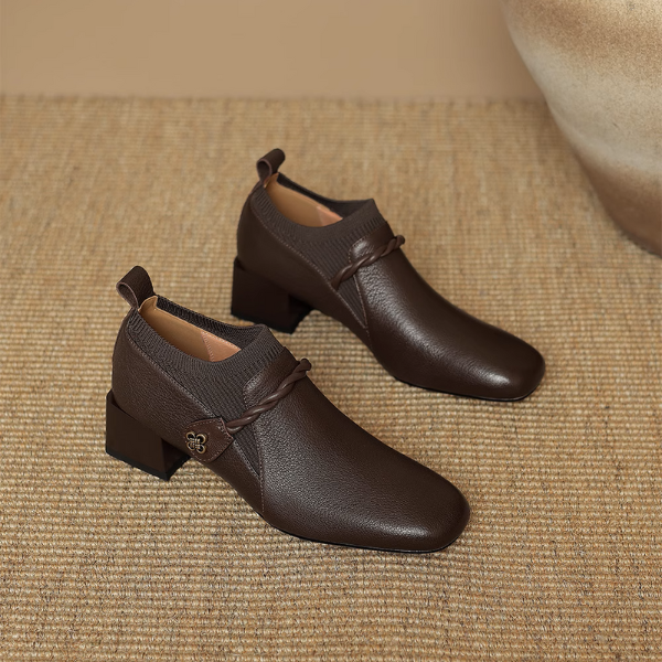 【2color】ツイストと煌めきを纏うチャンキーヒールブーツ《Z01180》