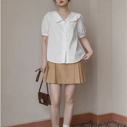 フリル襟が揺れるホワイトブラウス《Z01083》