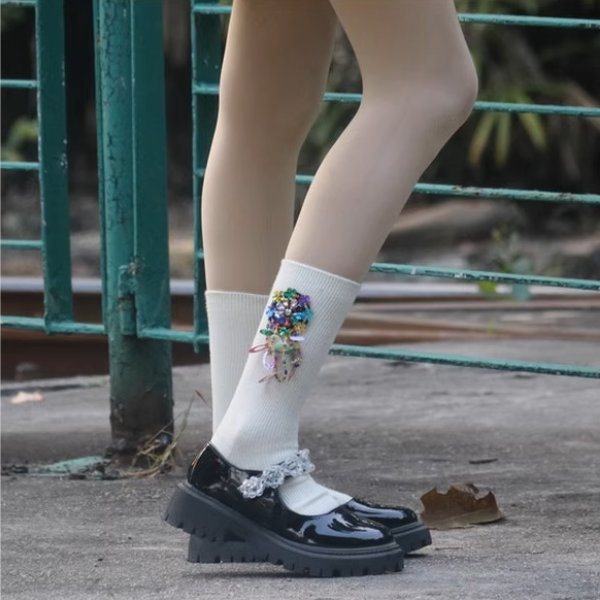 ビジュー刺繍が華やぐ5色ソックスセット《Z01118》