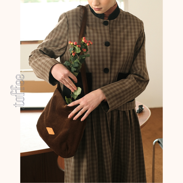 ブラックポケット付きジャケット＆ミモレ丈スカートのブラウンチェックセットアップ　Z00514