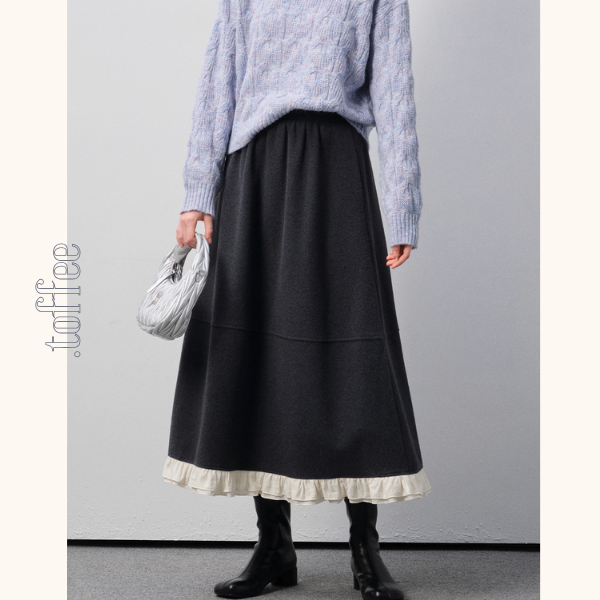 白レースが映えるチャコールAラインロングスカート《Z01188》