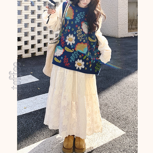 空と花の余白を縫うニットとワンピースのセットアップ《Z01152》