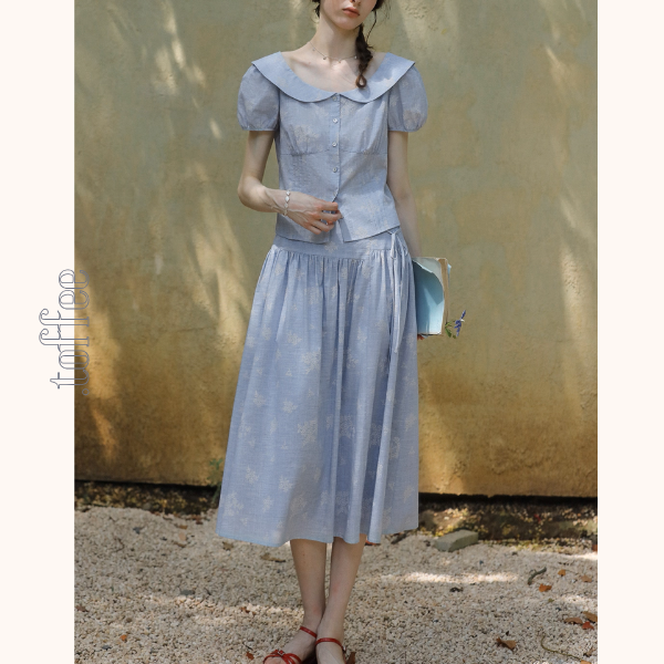 丸襟とパフスリーブのブルーワンピース《Z01090》