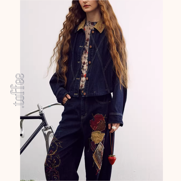 苺刺繍襟が映えるダイヤステッチデニムジャケット《Z01482》