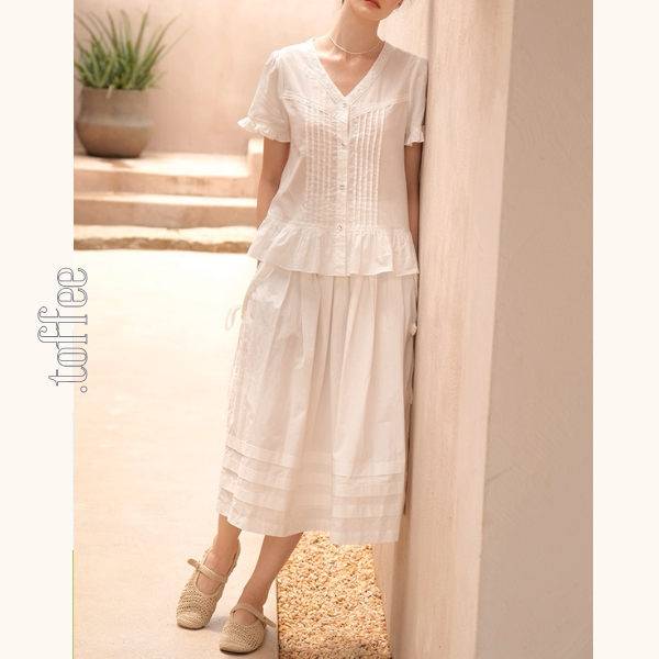 花刺繍ホワイトサスペンダースカート《Z01053》