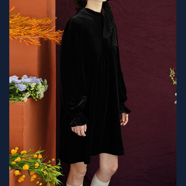 リボン付きブラックミニワンピース Z00086