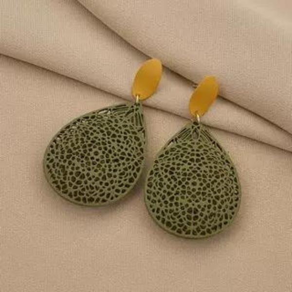 【３color】ウォーターマークカットアウトピアス AU-278