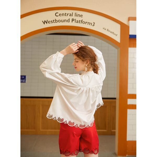 【2color】蝶々モチーフ刺繍デザインブラウス C0129