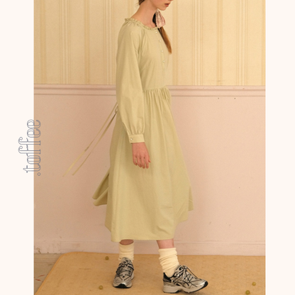 ギャザー入りAラインロングワンピース　《Z00752》