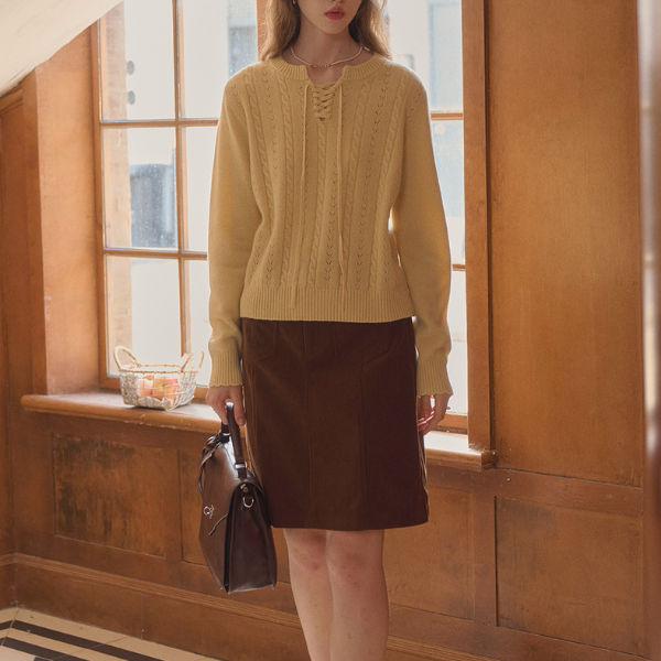 陽だまりとレースアップのプルオーバーニット《Z01162》