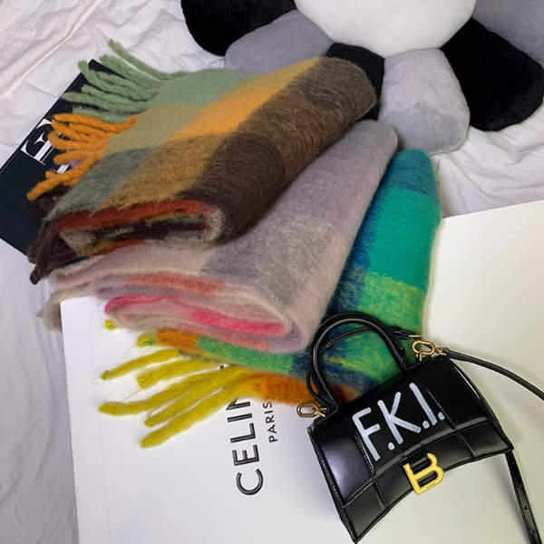 【8color】マルチカラーが映えるロング丈ブロックチェックマフラー《Z01185》