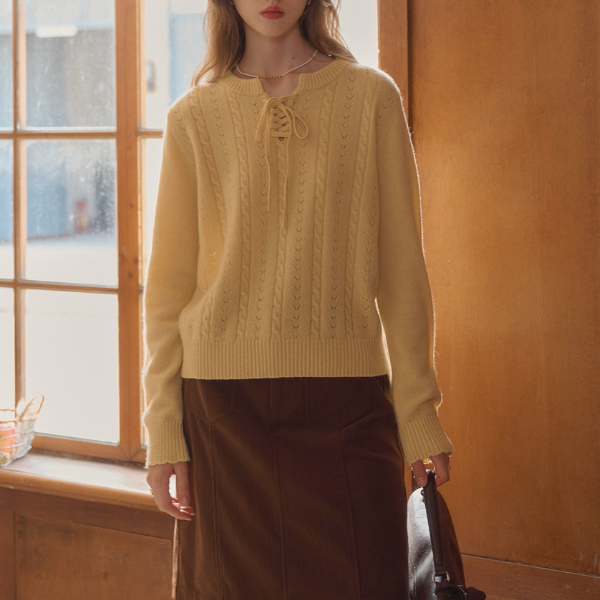 陽だまりとレースアップのプルオーバーニット《Z01162》