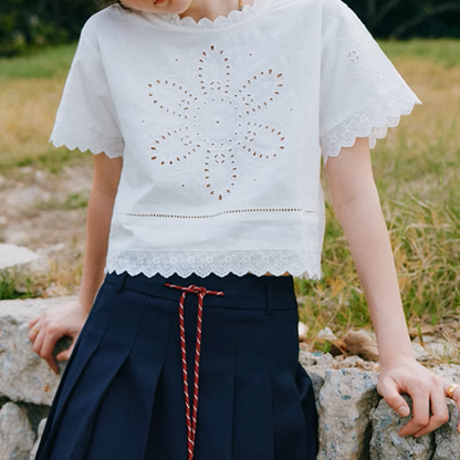 カットワークレースボックス型クロップドTシャツ《Z01002》