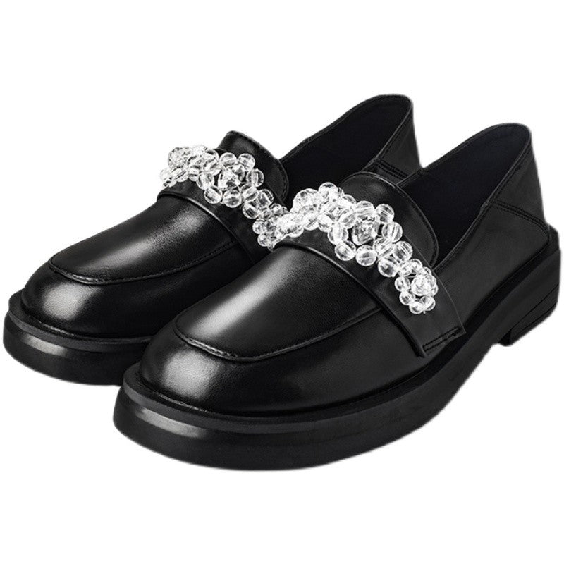 ビジューが光るブリテッシュローファー